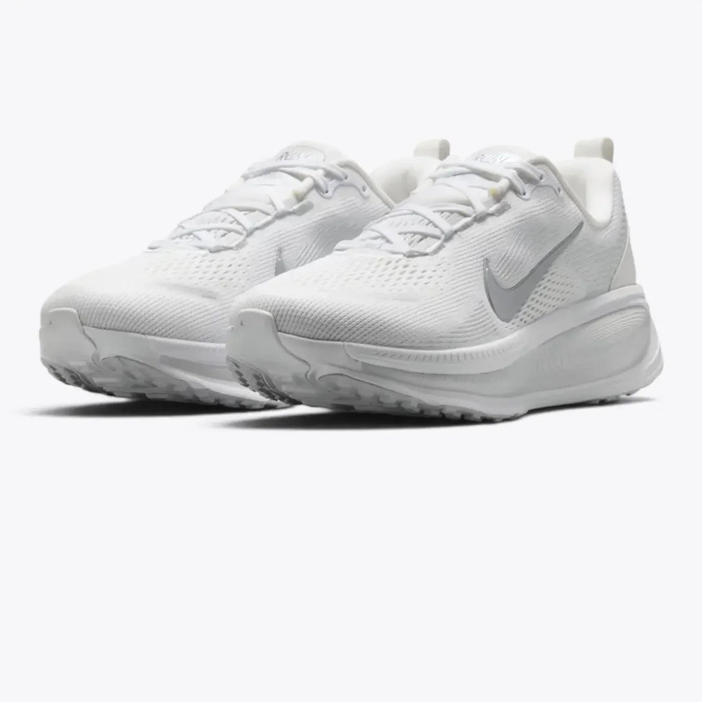 Nike Vomero 18 Running Shoes – White / Metallic Silver / Photon Dust HM6804-104