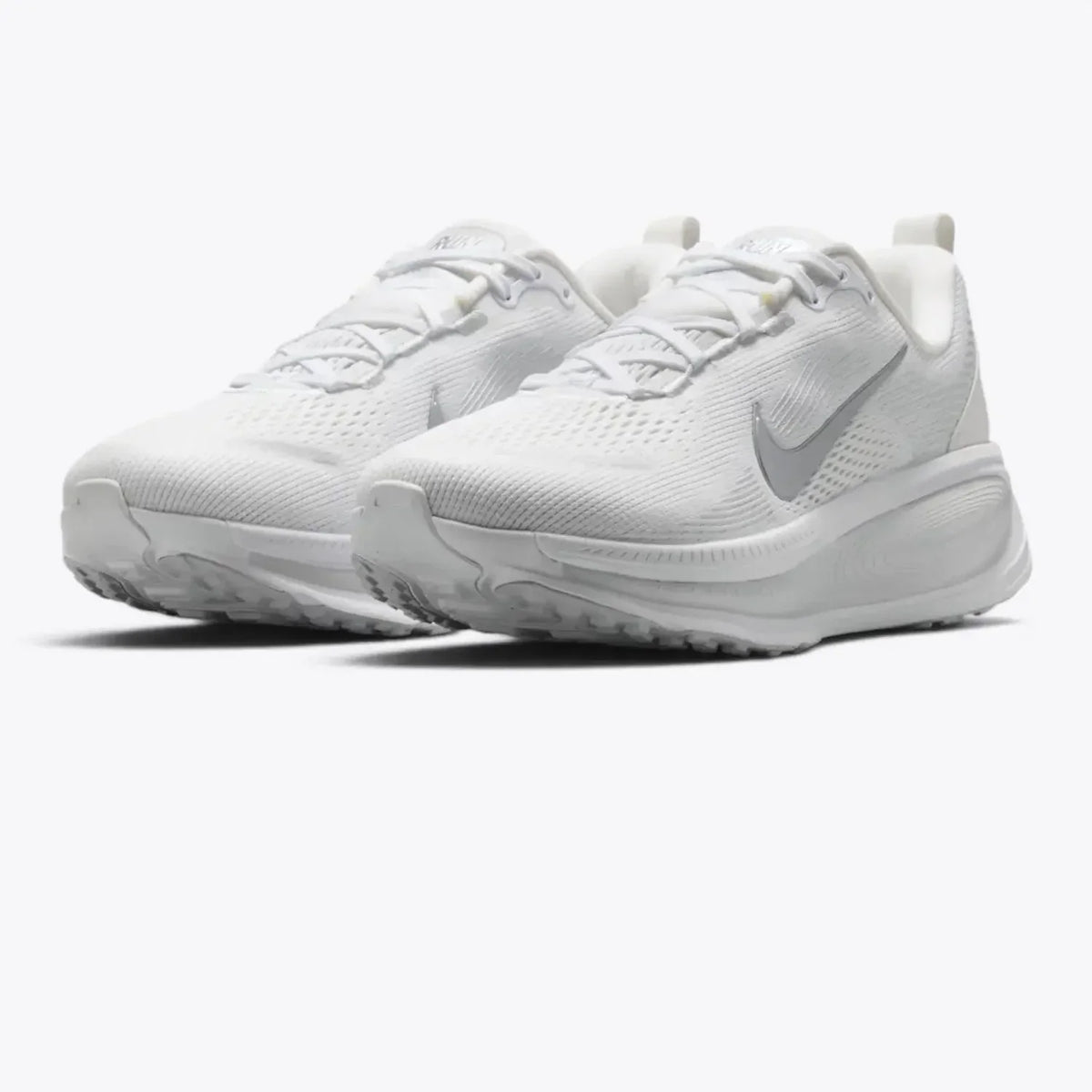 Nike Vomero 18 Running Shoes – White / Metallic Silver / Photon Dust HM6804-104