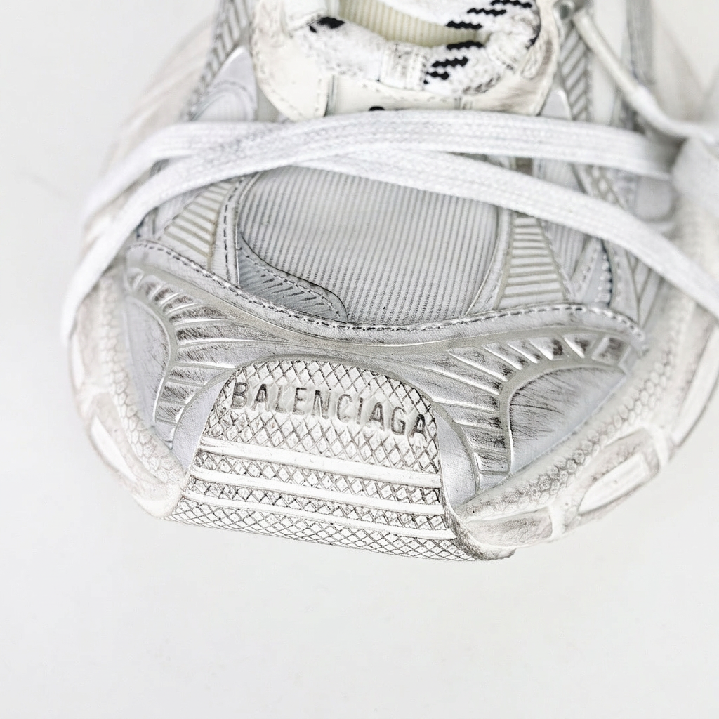 Balenciaga 3XL toe detail on white background